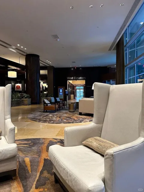 I Stayed at 3 Houston Hotels in 3 Days – And This One Tops Them All! 
