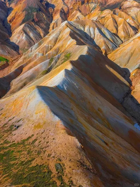 Laugavegur Trail: Hiking Through Earth's Primordial Face