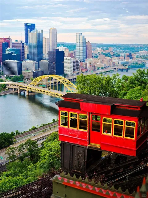 🇺🇸 Pittsburgh Must-Do: Duquesne Incline Skyline Ride! 🚠🌆