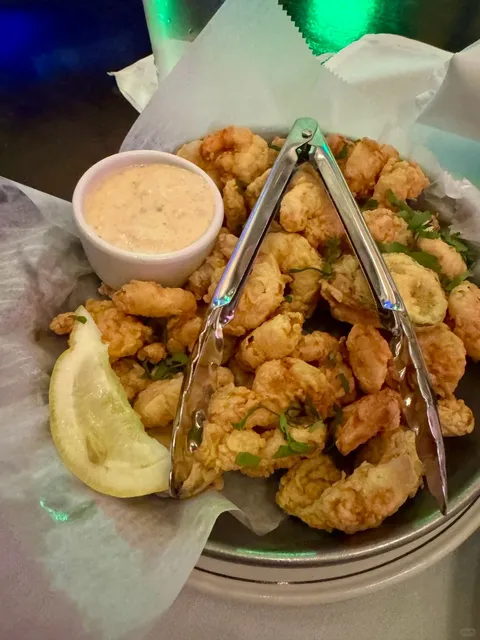 Chicago | Frog Legs at Hugo‘s Frog Bar 🐸