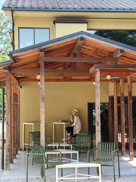Nanzen-ji Temple's Most Beautiful Blue Bottle Coffee 🌿
