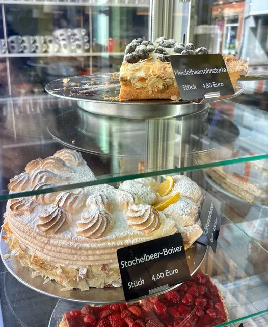 🇩🇪 The Legendary "Best Cake in Mannheim" - Was It Worth the Hype? 🍰