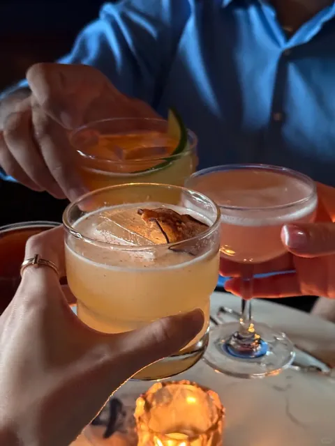 🍷 Sacramento Downtown | A Hidden Gem in the Alley — The Snug 🍂