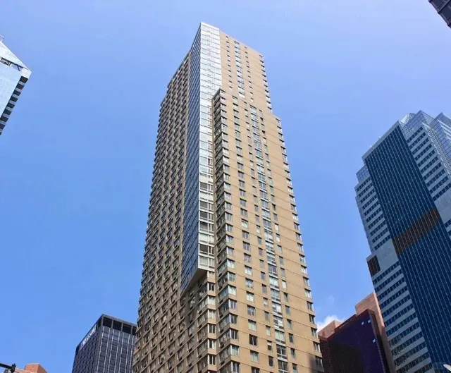 The Biltmore Luxury Apartments in Midtown Manhattan 🏙️