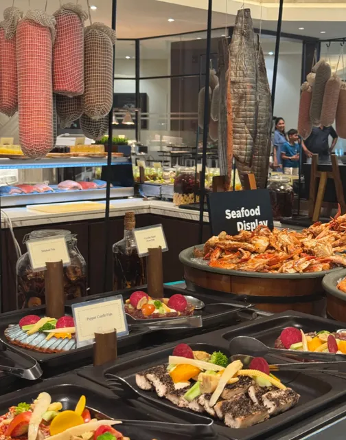 Sri Lanka’s Buffets Are Incredible—This One’s a Must-Visit!  