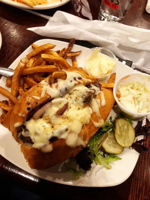 🇺🇸 Pittsburgh Food Review | Roland's Seafood Grill 🦞