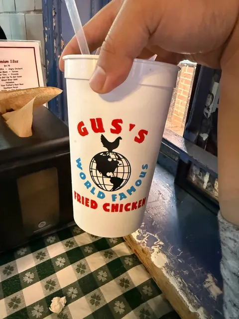 🍗 Memphis Eats | Gus's World Famous Fried Chicken