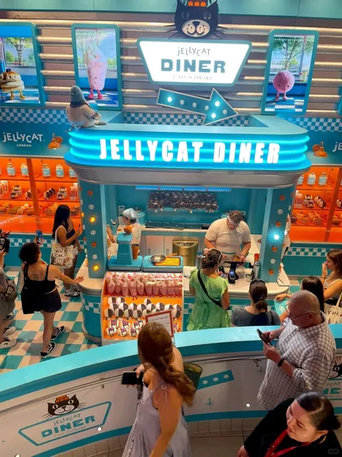 A Dreamy Toy Kingdom / Can't Possibly Finish Exploring 😂