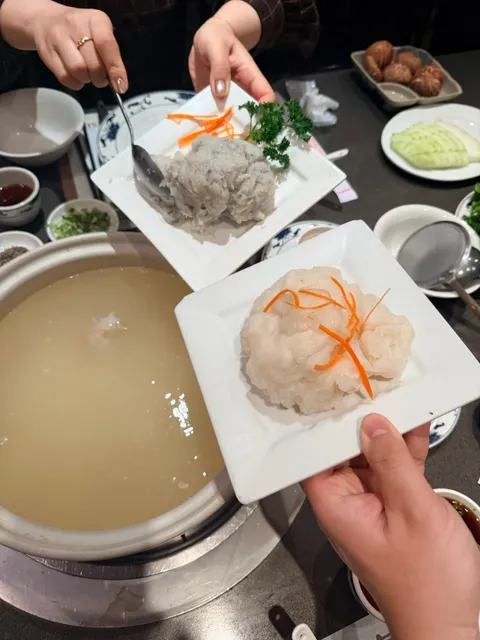 Authentic Congee Hot Pot with Northeast-Sized Portions! This Meal Was 