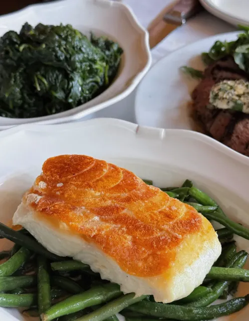 Wright’s Tavern: The Restaurant That Feels Like Home in St. Louis