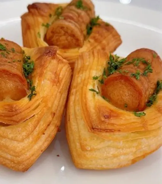 🥤 Ben Wong's Tea | A Spacious & Cozy Bubble Tea Lounge in Richmond