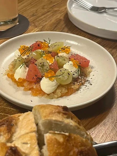 🇬🇧 Rogues. | Where Dining Meets Art & Intoxication 🍷✨