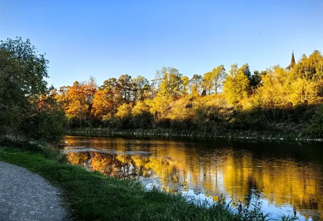  Marguerite Ormston Trailway – A Golden Riverside Walk