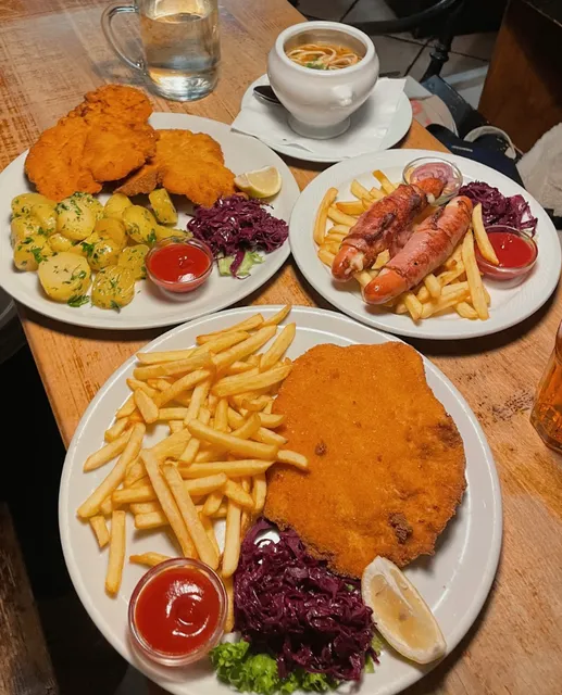 ​​Vienna's Best Schnitzel | Hidden Local Gem​​ 🇦🇹🍽️