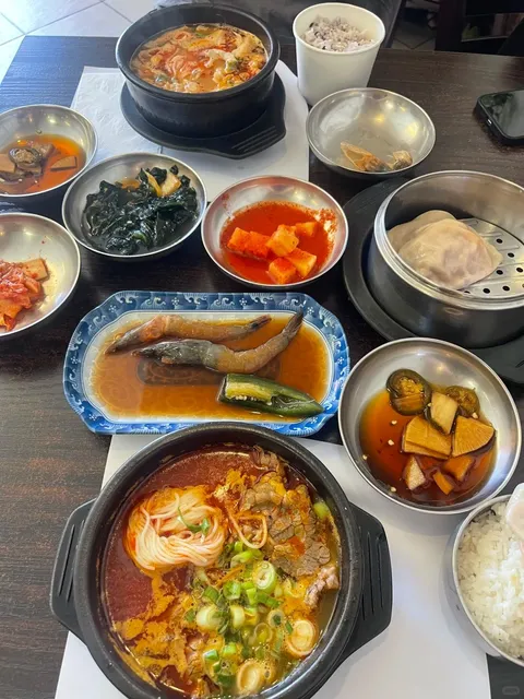 Authentic Korean Beef Soup in LA 🍽️ Shin Chon 🇰🇷  