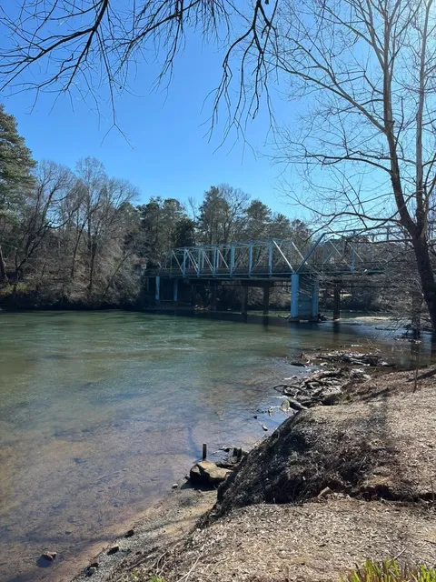 Canoe: Scenic Fine Dining by the River 🍽️🌿