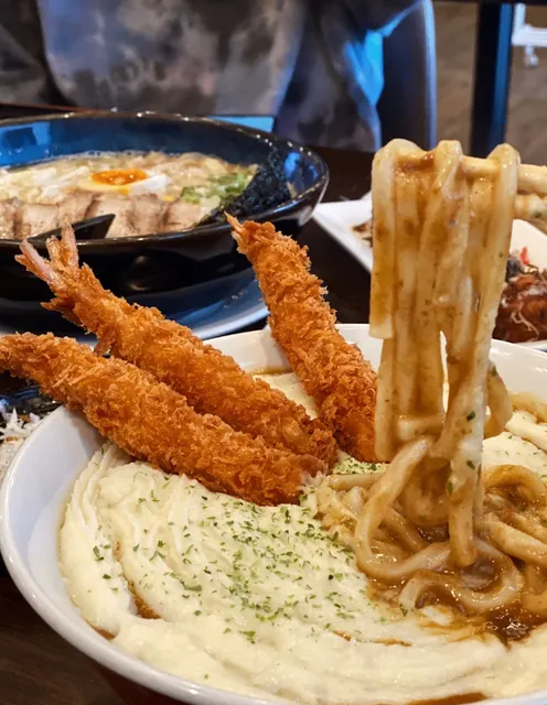 Vancouver Food Adventure | Ultra-Satisfying Mashed Potato Curry Udon 