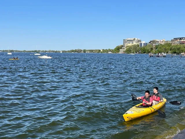 Madison | Paddling to the Capitol 🛶🌊