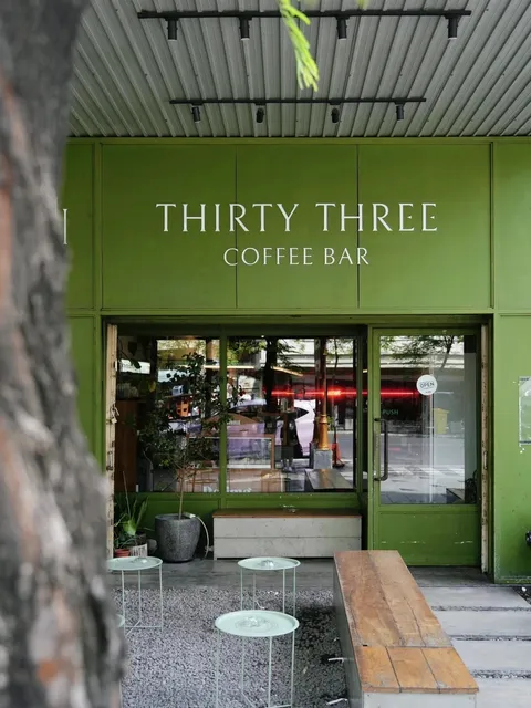 ☕ ​​Surabaya's Ultimate Industrial-Chic Cafe Escape!!​​ 🌆✨