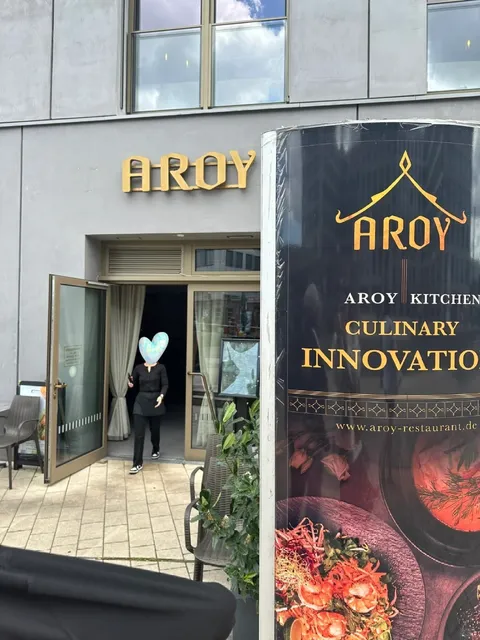 🍜 Asian Culinary Landmark by the Berlin Wall