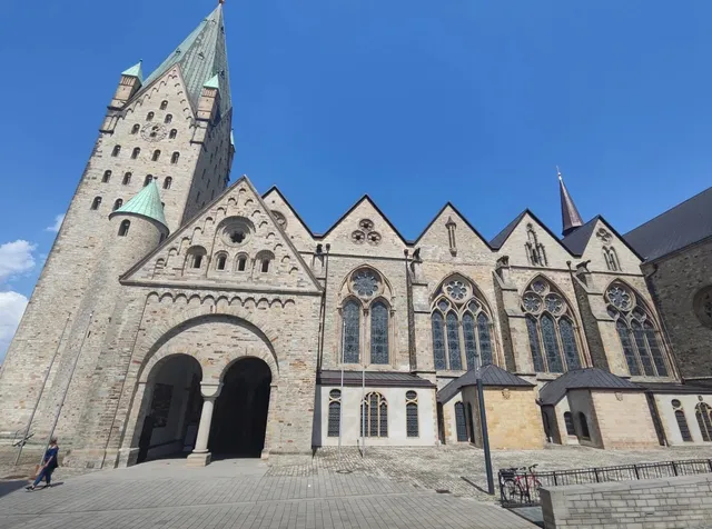 🇩🇪 Paderborn Day Trip! OBSESSED with Huang He Restaurant!