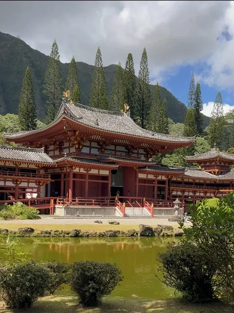 Byodo-In Temple: Oahu’s Serene Sanctuary 🌿🔔