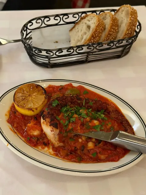 Tony’s Di Napoli｜Family-Style Italian Feasting on the UES! 🍝✨