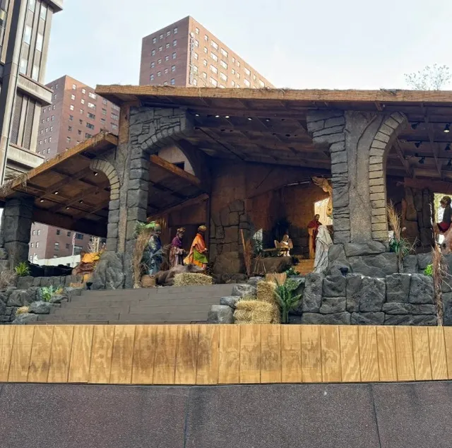 ✝️ Pittsburgh Crèche | A Historic Holiday Beacon in Downtown