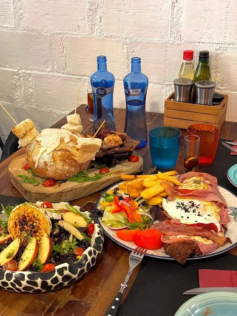 Barcelona | PizzaLuna Uruguayan Cuisine Restaurant