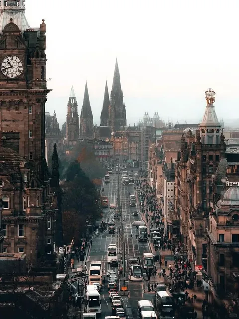 📍 Edinburgh｜Medieval Citywalk Guide + Photo Spots