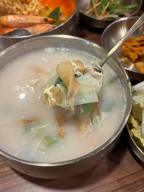 🇰🇷 LA’s Go-To Spot for Korean Bossam & Seafood Noodles 🍜