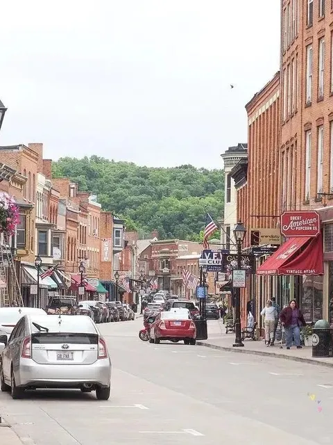 Must-Visit Charming Towns Near Chicago! 😍🌆