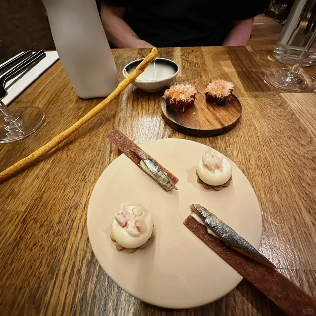 Checking in at a Michelin-Recommended Restaurant 🌟