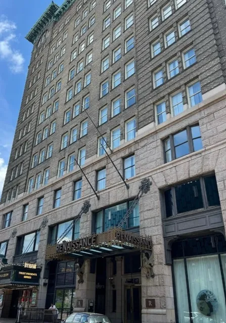 🏩 Renaissance Pittsburgh Hotel 