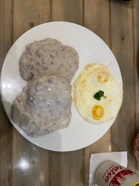 A Tasty Alternative to the Hotel Buffet! 🍳☕