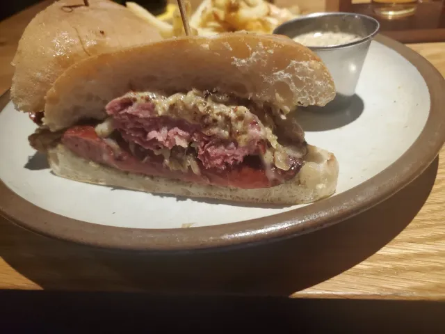 🍻 Bold Monk Visit: Amazing Beer & Bites, Service Missed a Beat 😅