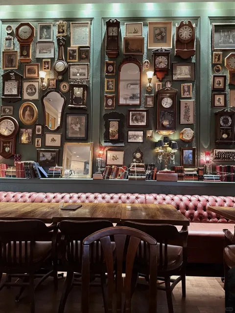 ​​🇨🇦 Toronto's Golden Child Does It Again! 🍕✨​​