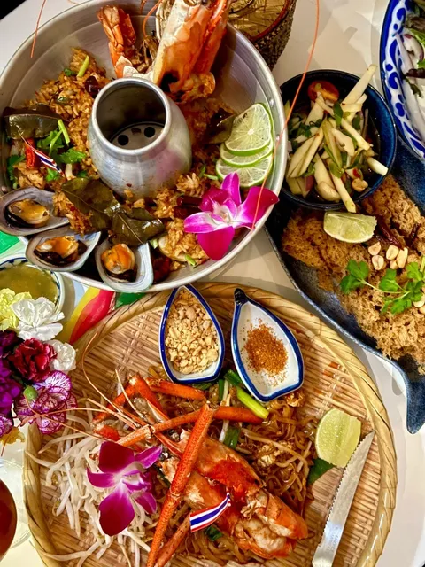 New York Dumbo 4.9🌟 Hidden Gem Thai Restaurant (1)🌟