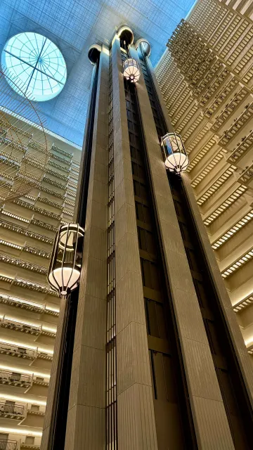 Great Location & Spacious Rooms! 🌆🏨