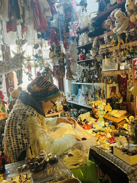 On a business trip to Europe, I actually met a mysterious grandmother 