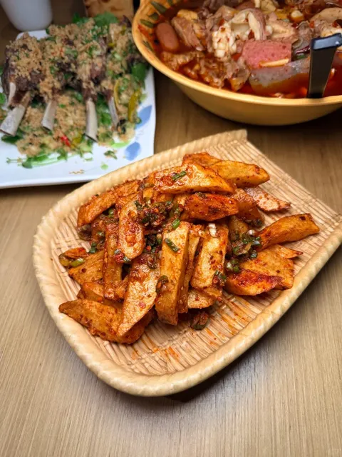 A Hidden Gem Recommended by Friends 🦀 Spicy & Delicious Fun 🌶️