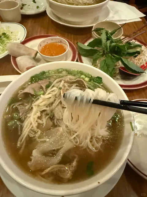 Cheap & Authentic Pho at Pho Le in Boston’s Vietnamese District! 🍜✨  