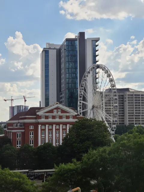 🏛️ Retro Vibes in Downtown Atlanta – A Stay with Character & Charm! ✨