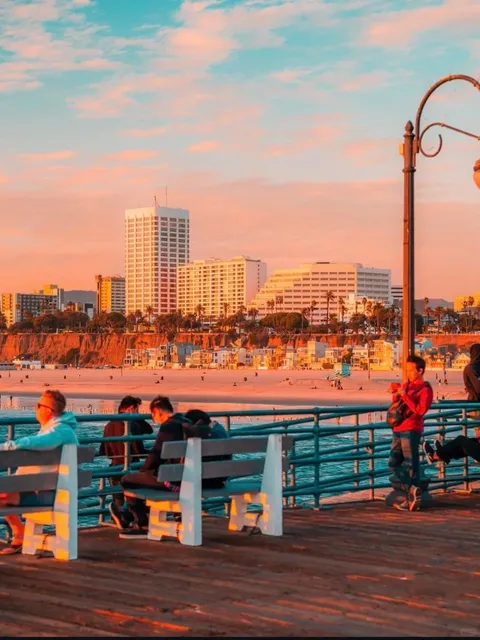 I thought LA was beautiful enough 🇺🇸… until I visited Santa Monica.