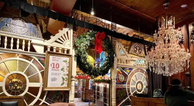 Toronto Dining | Step into taly at The Old Spaghetti Factory 🇮🇹