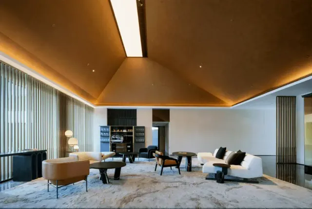 A Modern & Elegant Hotel Close to Countless Attractions! 