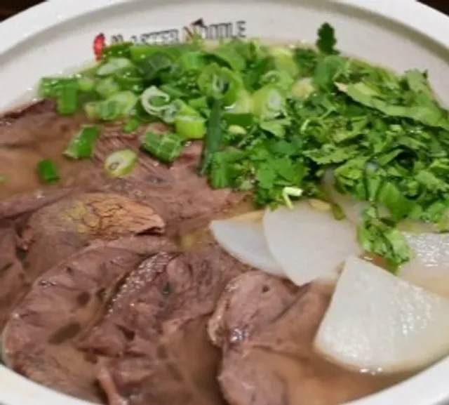 🍜 Master Noodle | Hand-Pulled Comfort on University Avenue