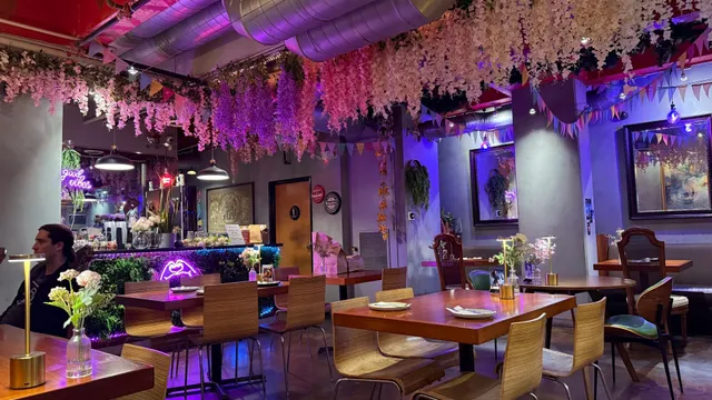 🍜 LA Thai Food near Walk of Fame – Pink Pepper 🌶️