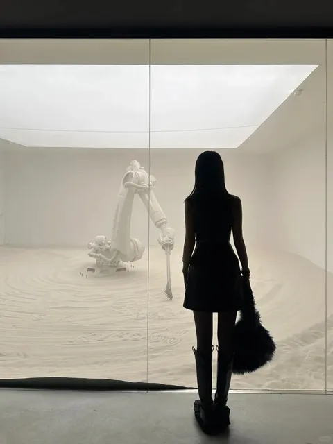 Westworld Vibes at Mercer Labs! 🤖🎨⚡