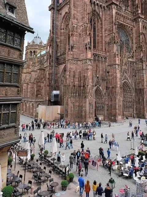 🌟 Strasbourg is Perfect for a Road Trip from Paris! 🚗💨